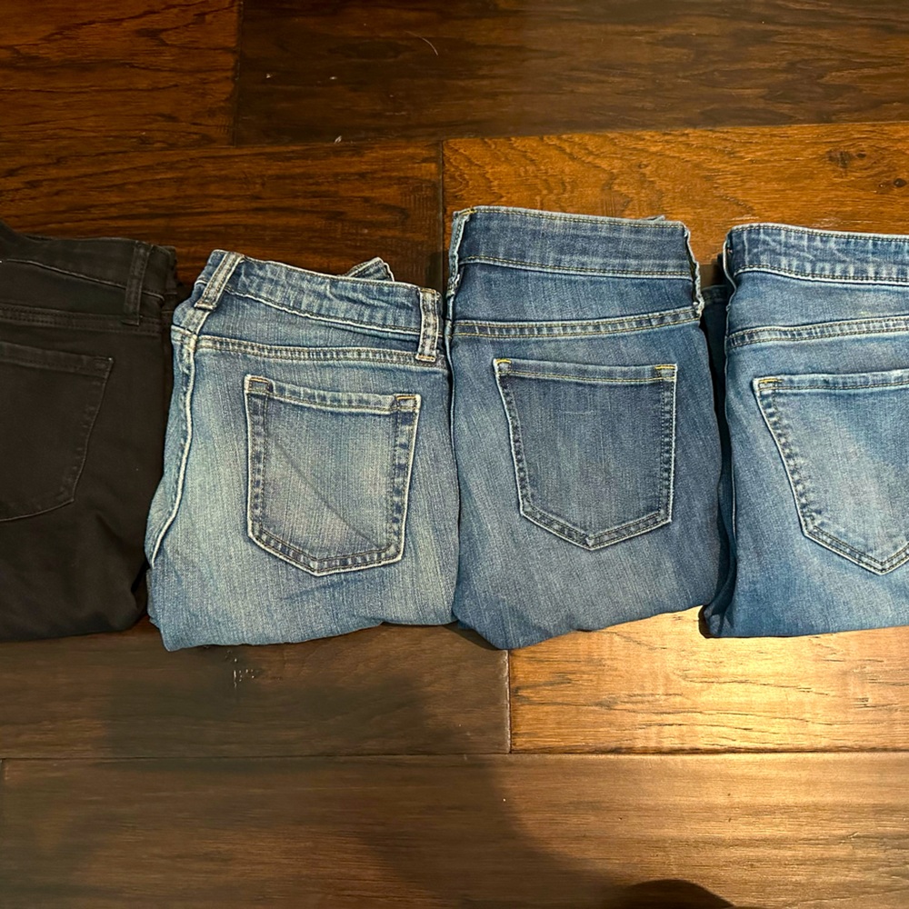4 pairs of women’s Gap jeans